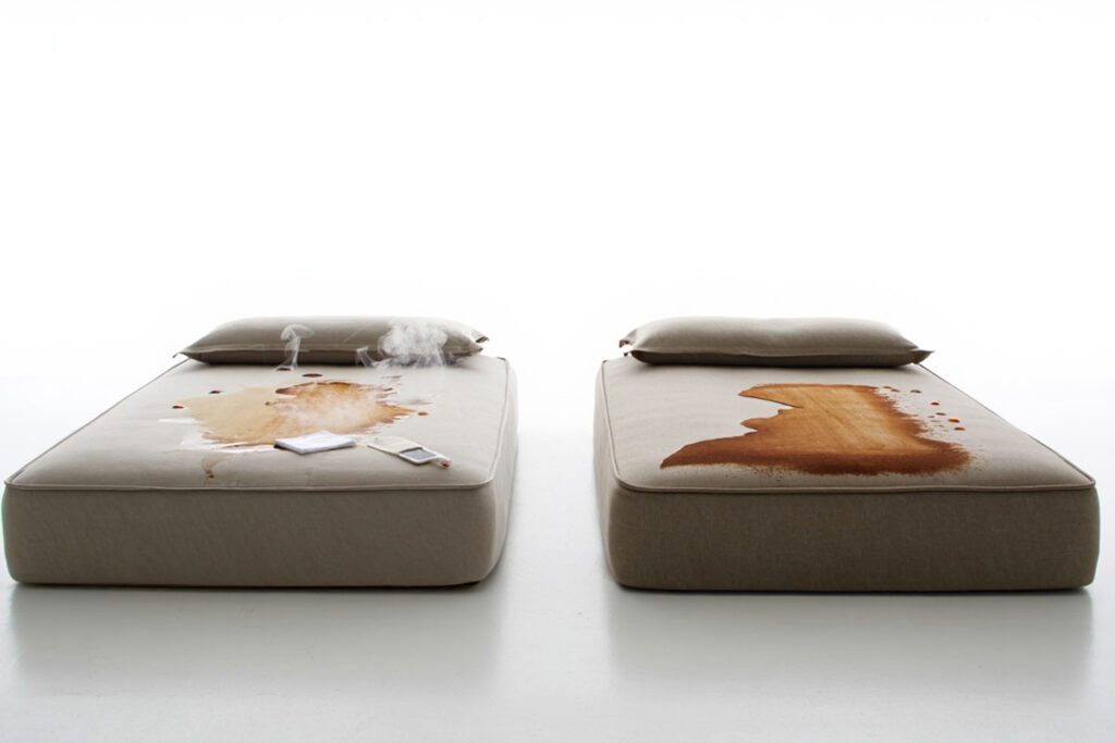  پاک کردن لکه چایی از تشک خواب