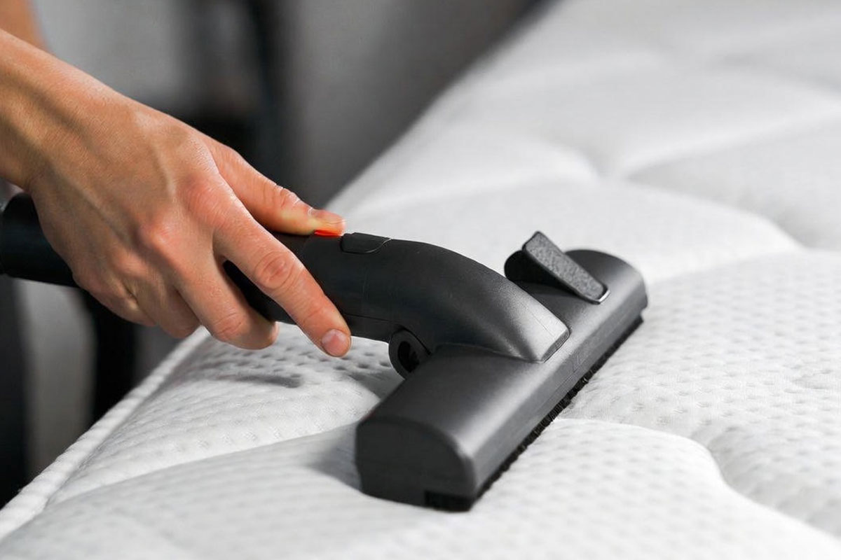 تمیز کردن انواع لکه از تشک